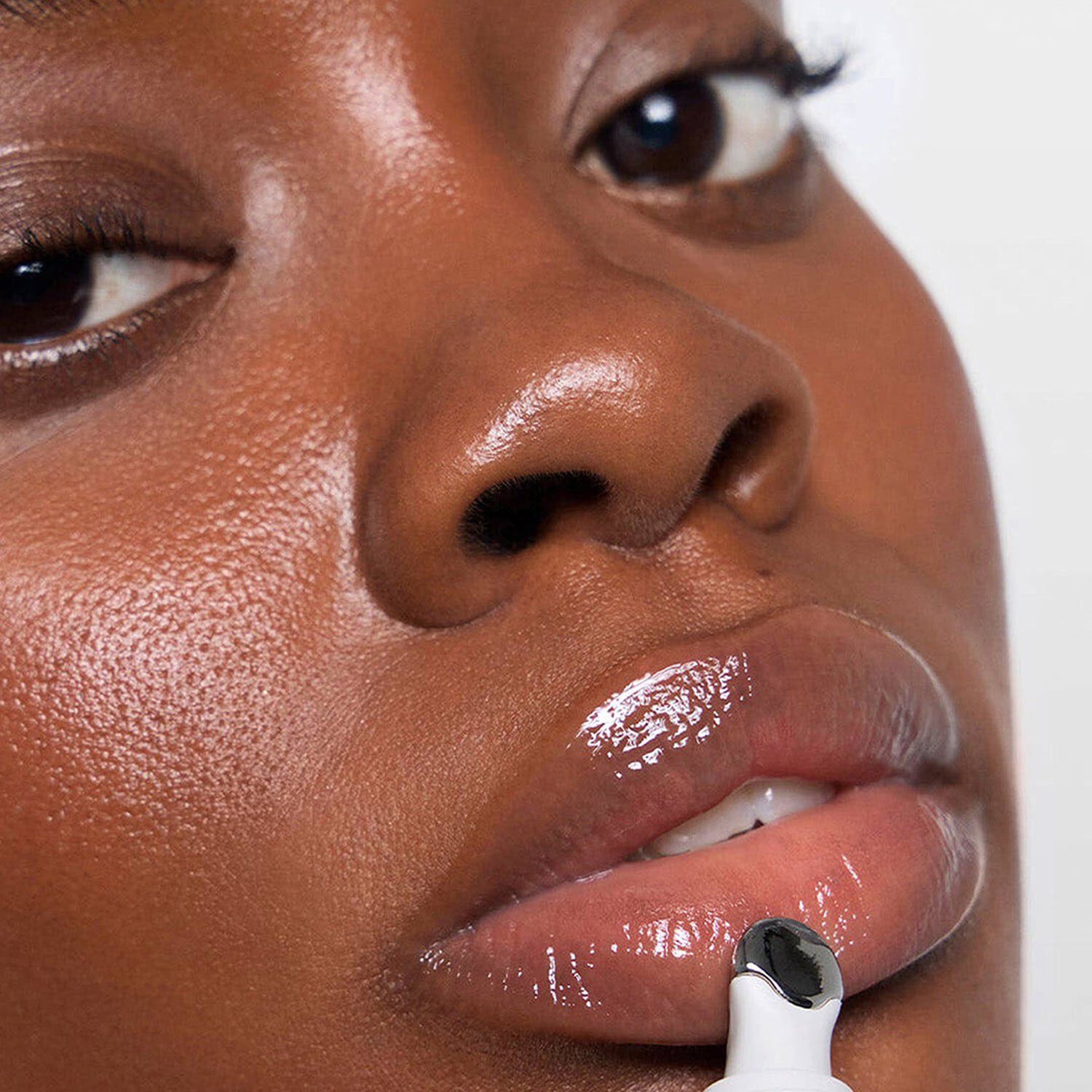 Lip Gloss - Ultra-skinnende gloss med hyaluronsyre