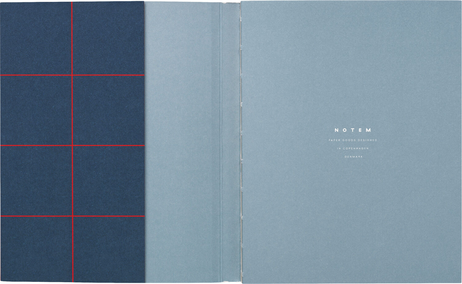 Medium notesbog med syet ryg, M&oslash;rk bl&aring;