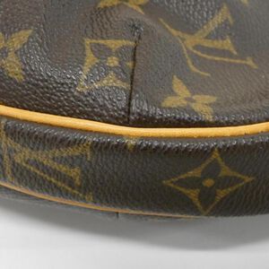 Louis Vuitton Croissant