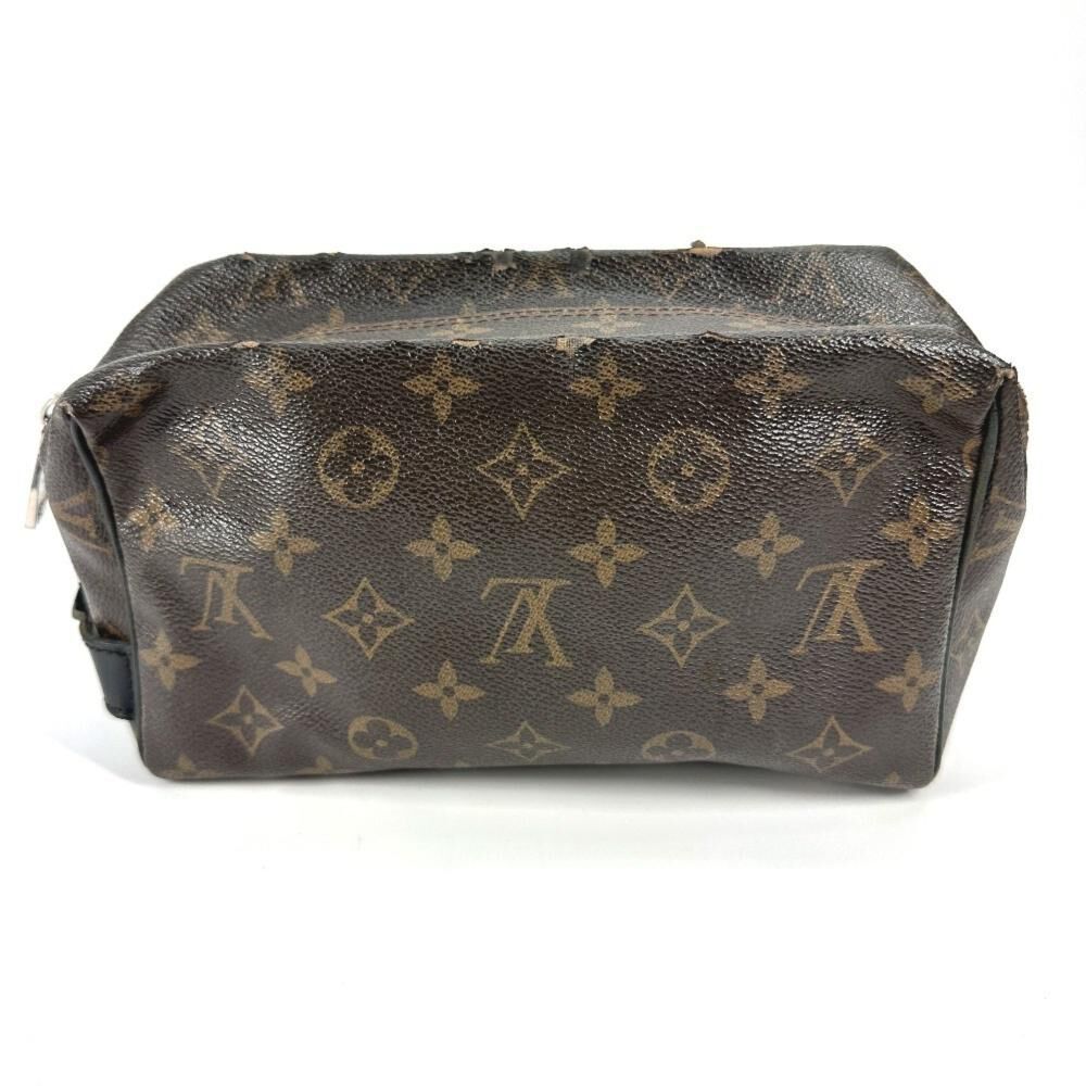 Louis Vuitton Clutch