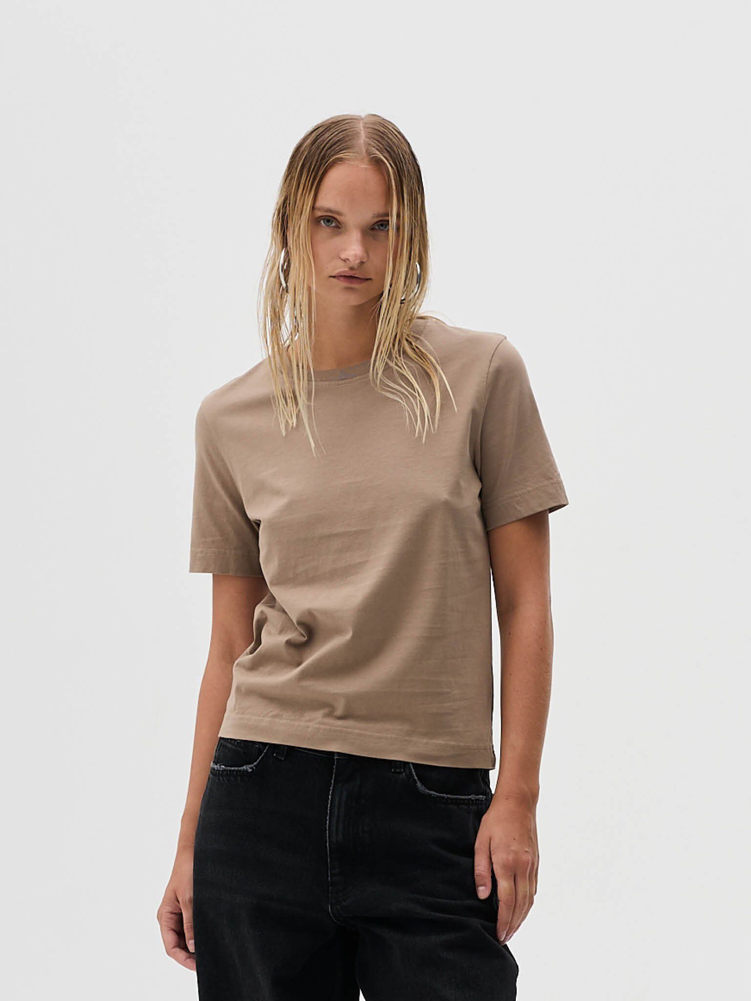 Classic Fit T-shirt Women