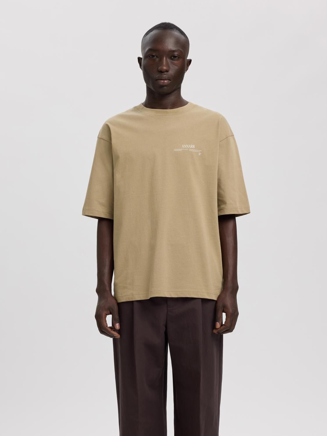 ANROKHOLM LOGO SS O-NECK TEE