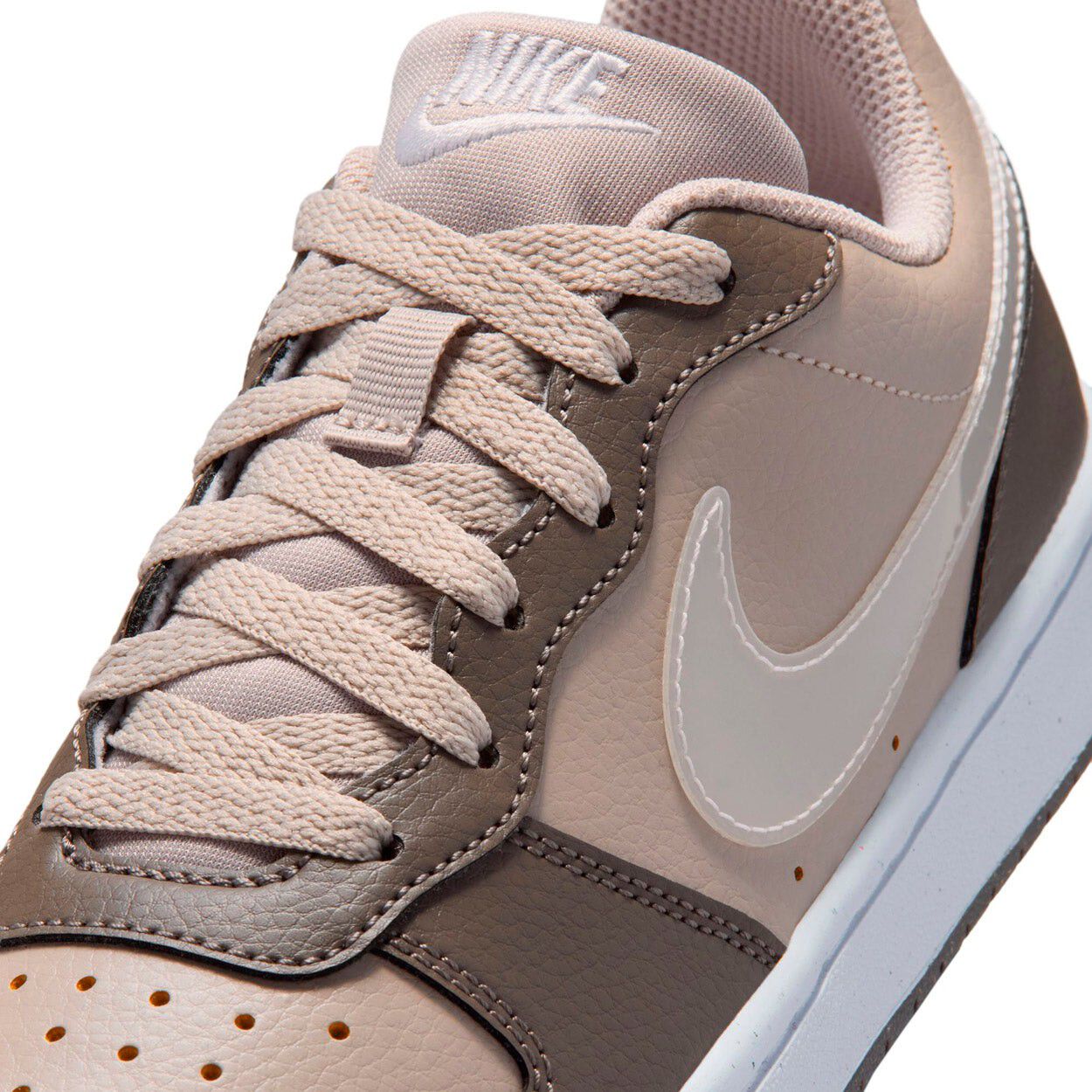 Court Borough Low Sneakers