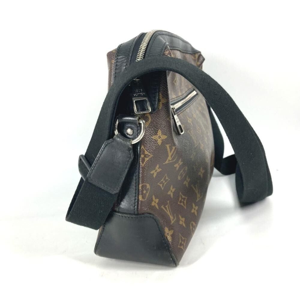 Louis Vuitton Shoulder Bags