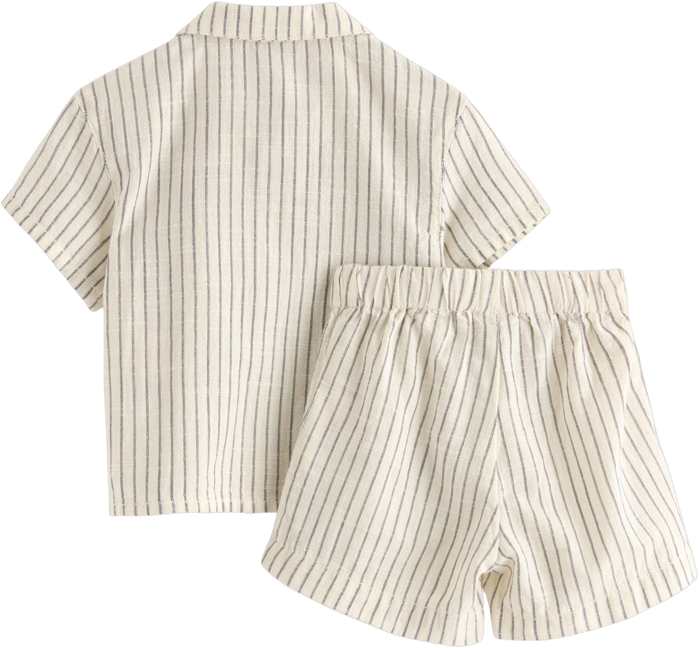 2-piece set with matching shirt and