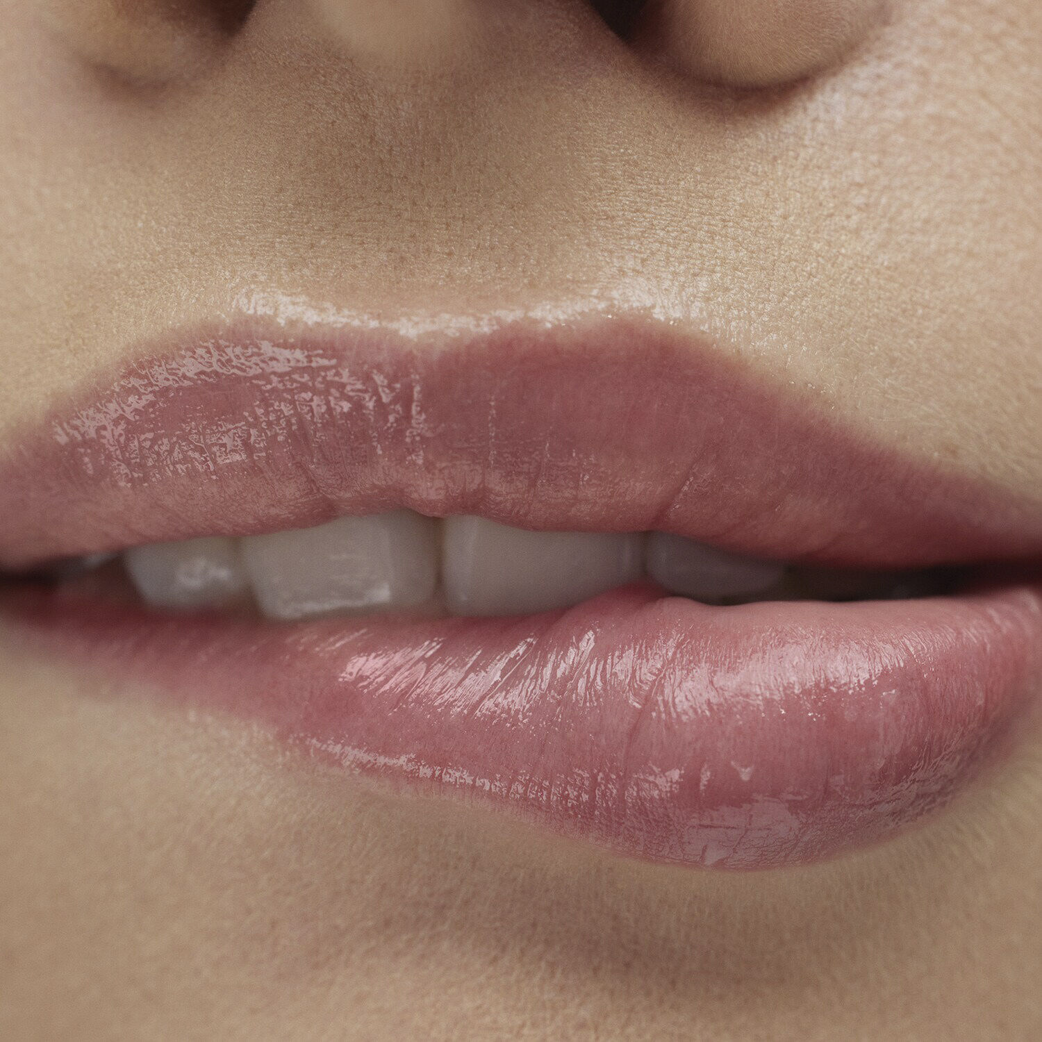 Moisturizing Lip Butter Scrub 12-Hour