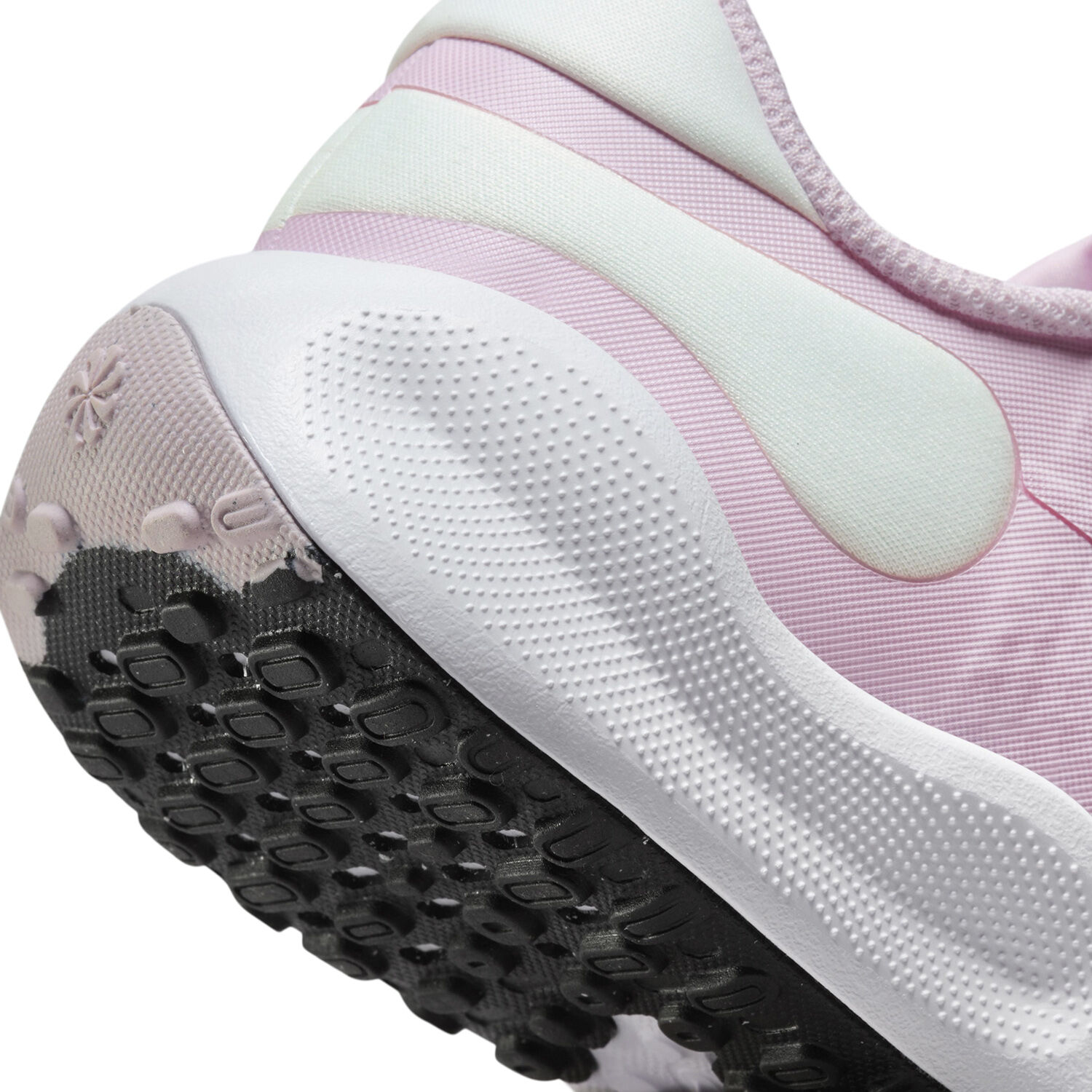 Revolution 7 sneakers