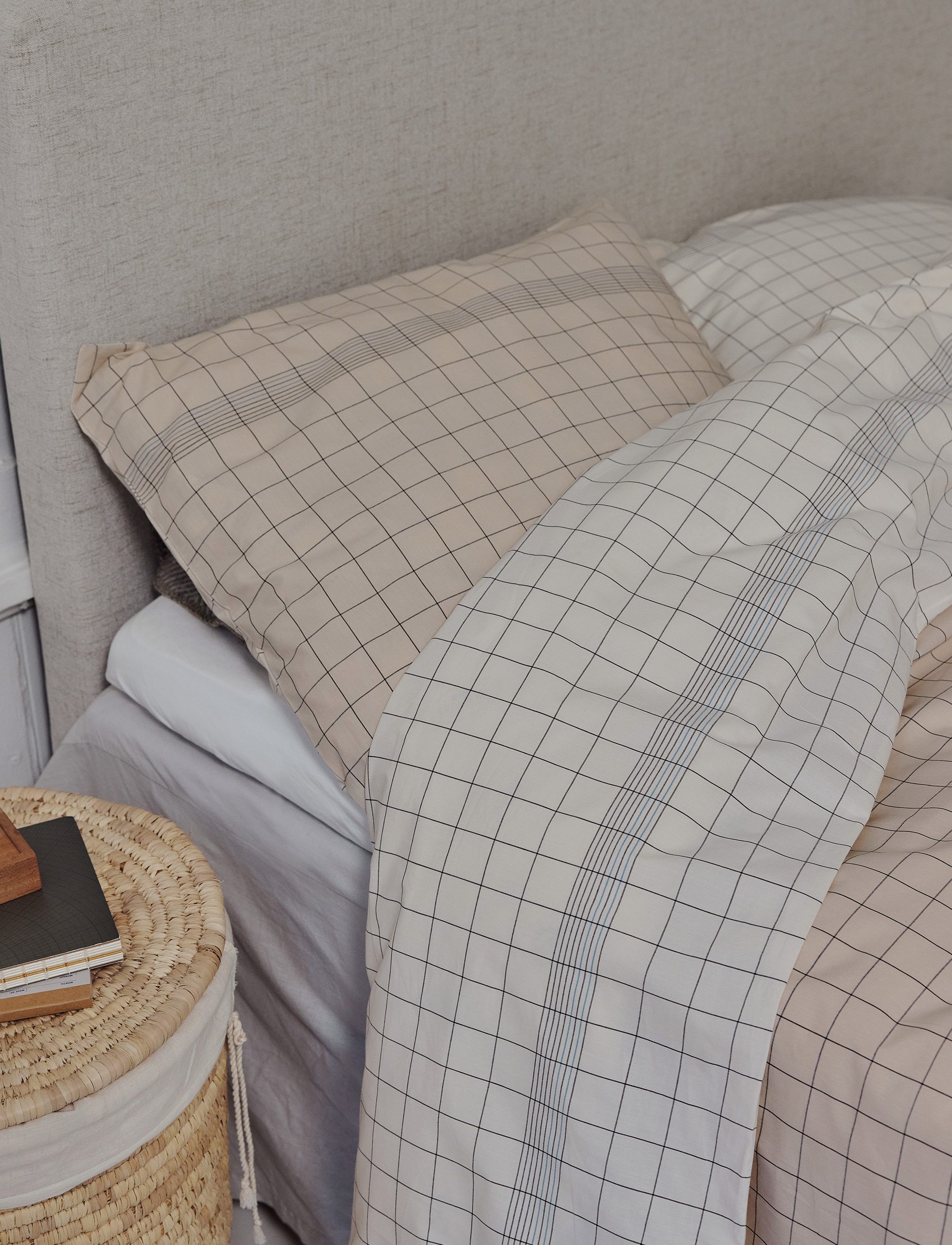 Vibeke Klint senget&oslash;j 140x200 cm/50x70 cm white