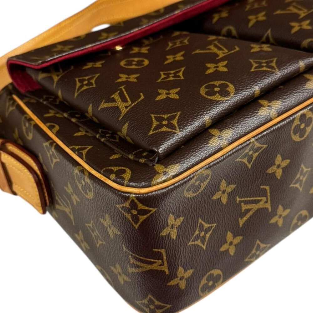Louis Vuitton Shoulder Bags