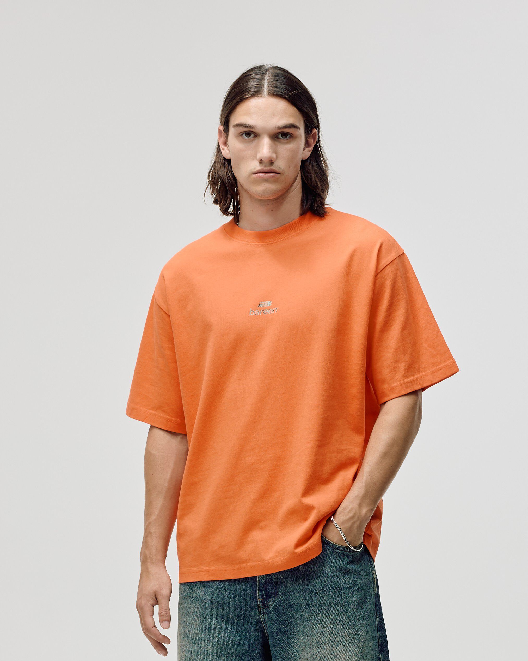 AW26 LOGO BOX FIT