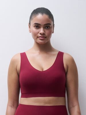 Softstretch Wirefree padded v-neck