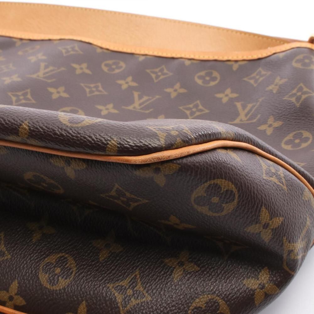 Louis Vuitton Shoulder Bags