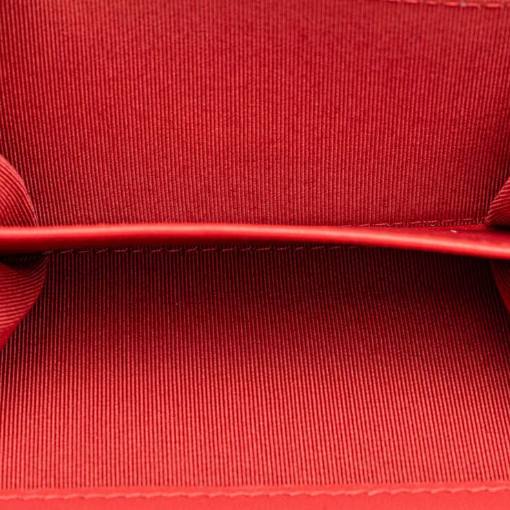 Chanel Wallet On Chain