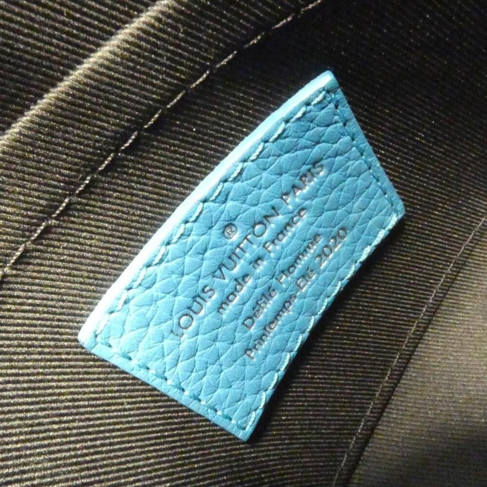 Louis Vuitton Shoulder Bags