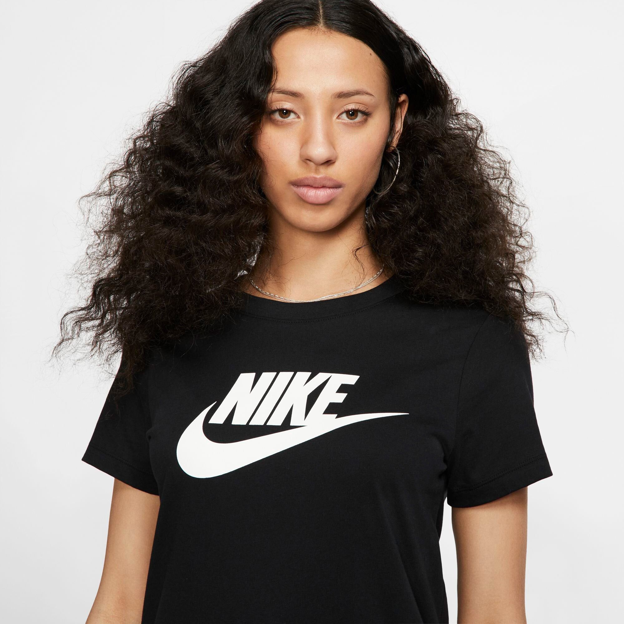 Sportswear Essential T-shirt