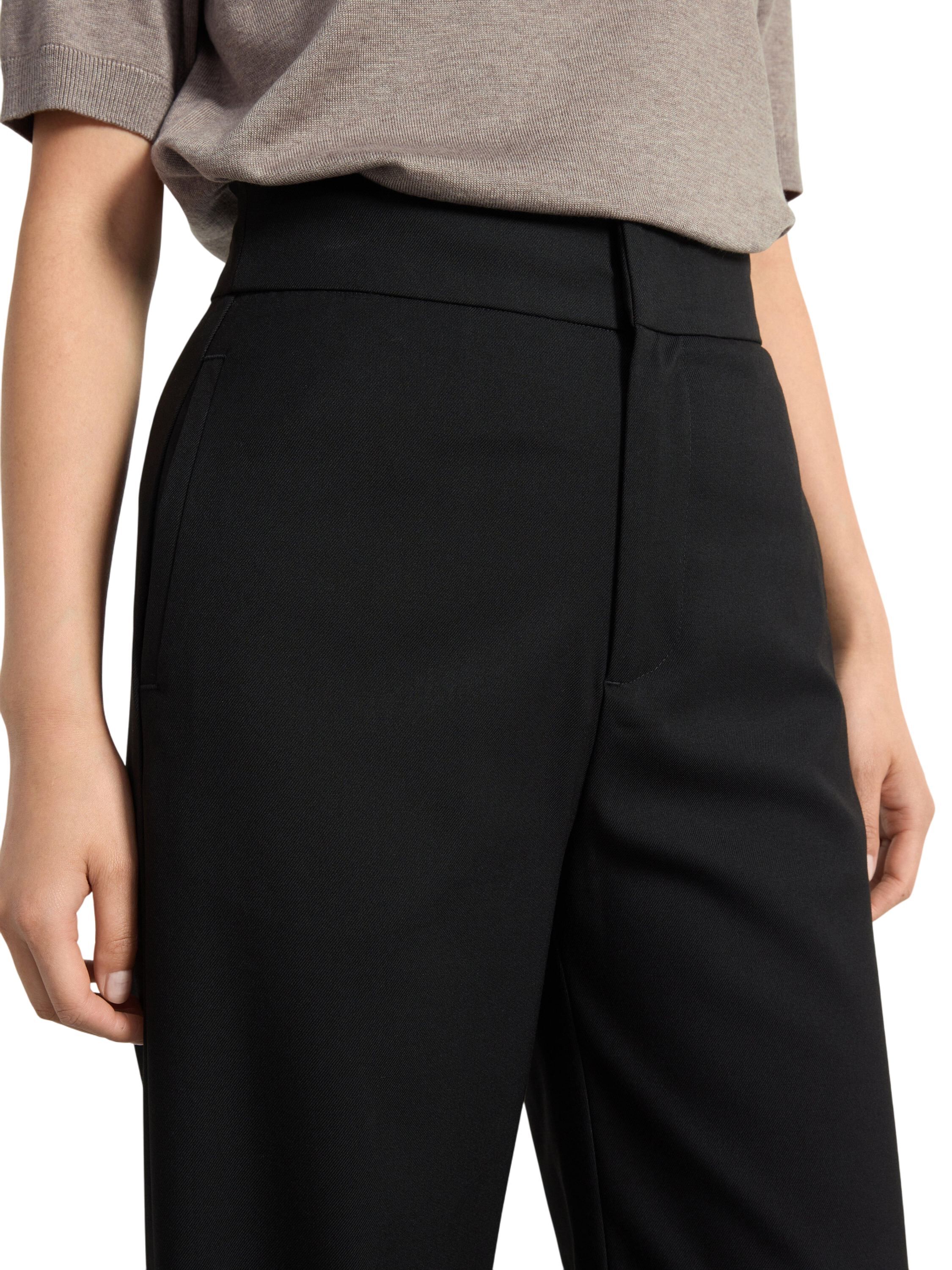 Stylish trousers in our fit LYKKE w