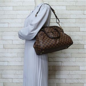 Louis Vuitton Shoulder Bags