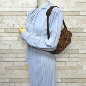 Louis Vuitton Shoulder Bags