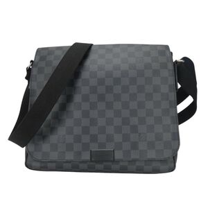 Louis Vuitton District