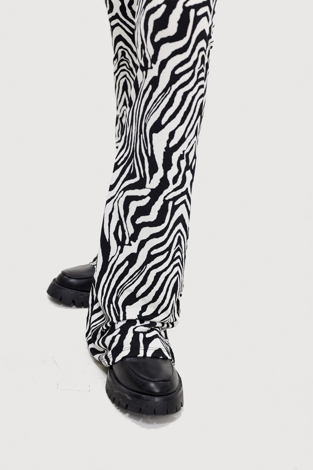 GIVE ME LIFE - BLACK