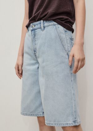 Straight-leg jeans