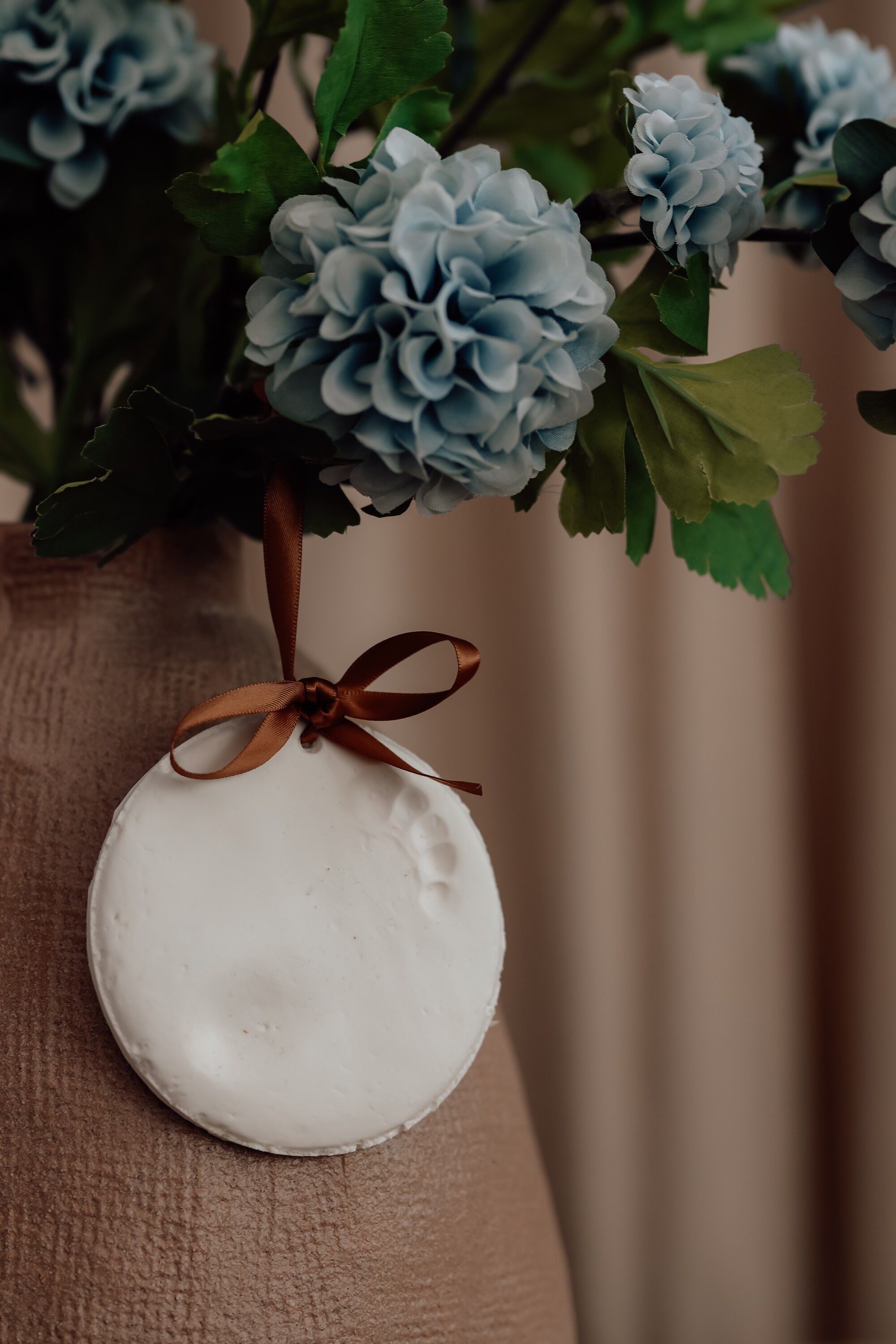 H&aring;nd og fodaftryk - Ler oph&aelig;ng