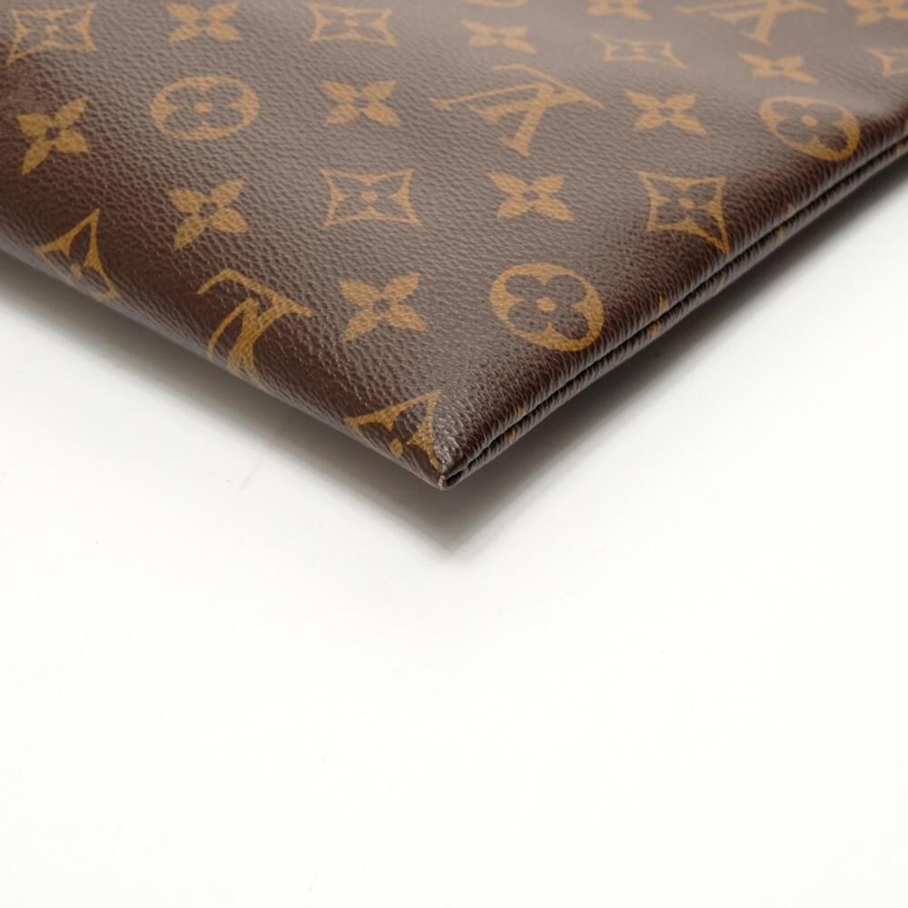 Louis Vuitton Clutch