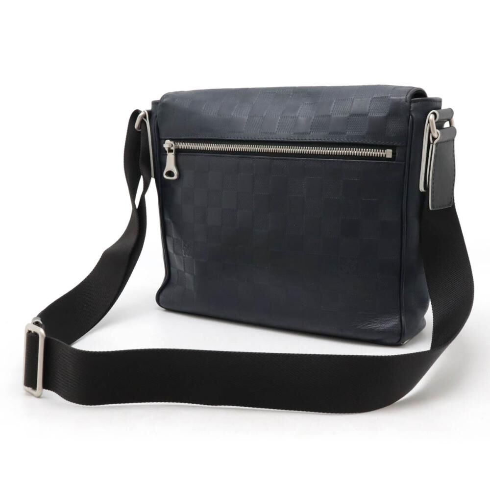 Louis Vuitton District