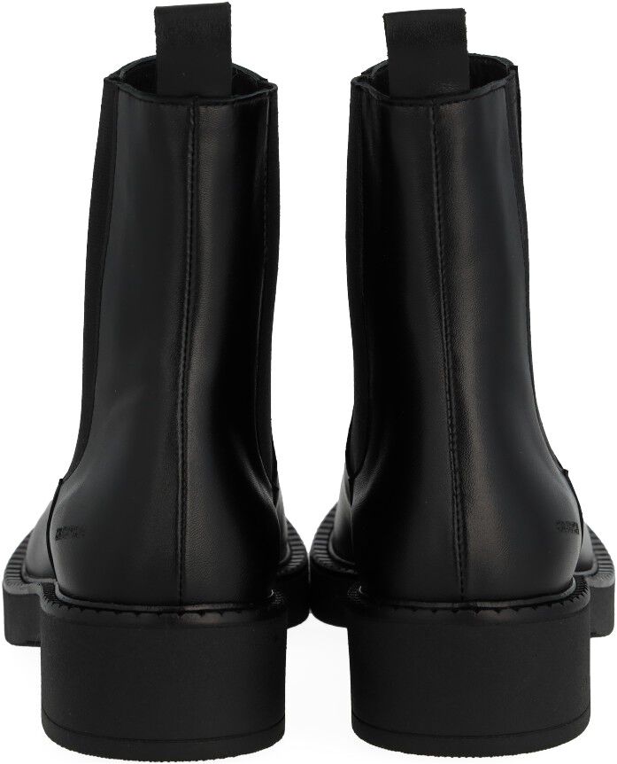 Minimalistisk Chelsea st&oslash;vle med ch