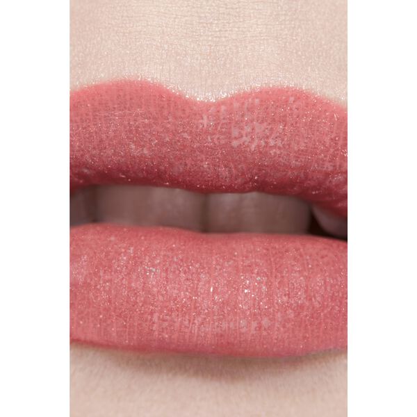 A Hydrating Tinted Lip Balm That Offers Buildable Colour For Better-Lo