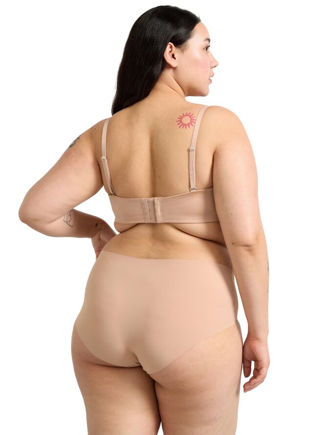 Soft, versatile strapless bra with