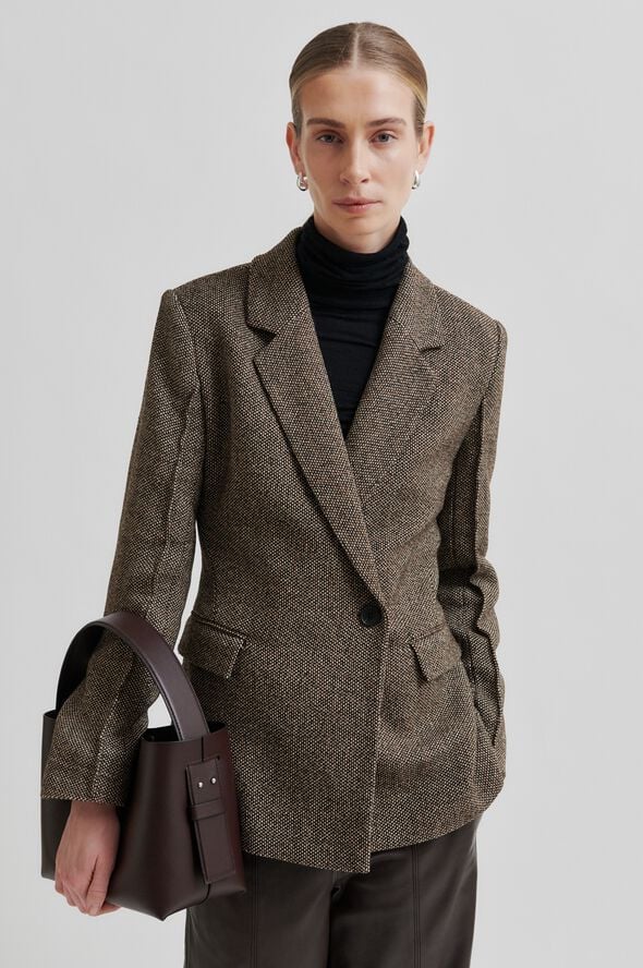 Emi Fitted Blazer