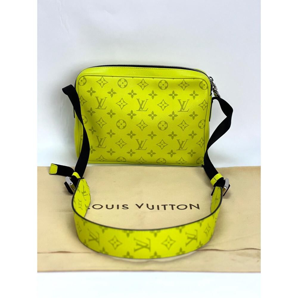 Louis Vuitton Messenger