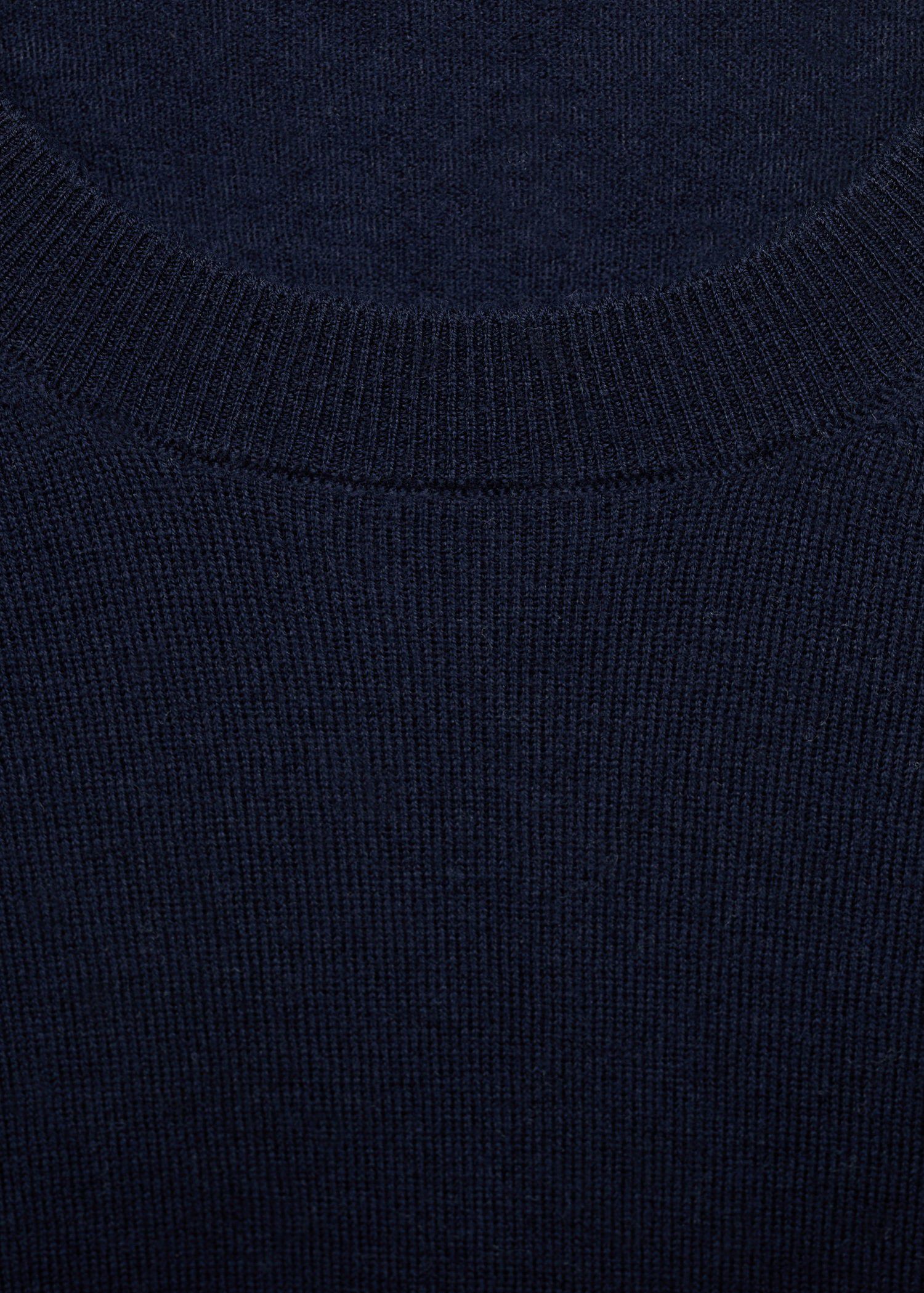 100% wool fine-knit sweater