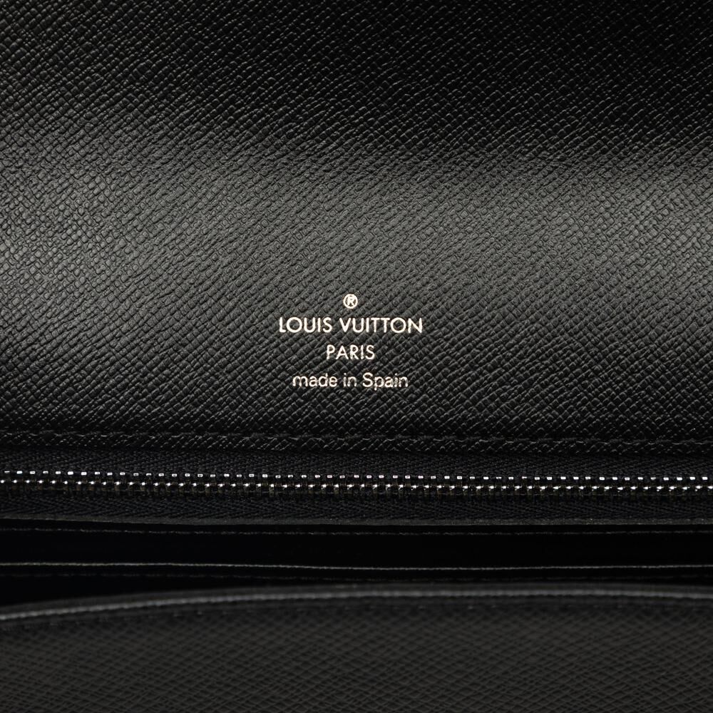 Louis Vuitton Clutch