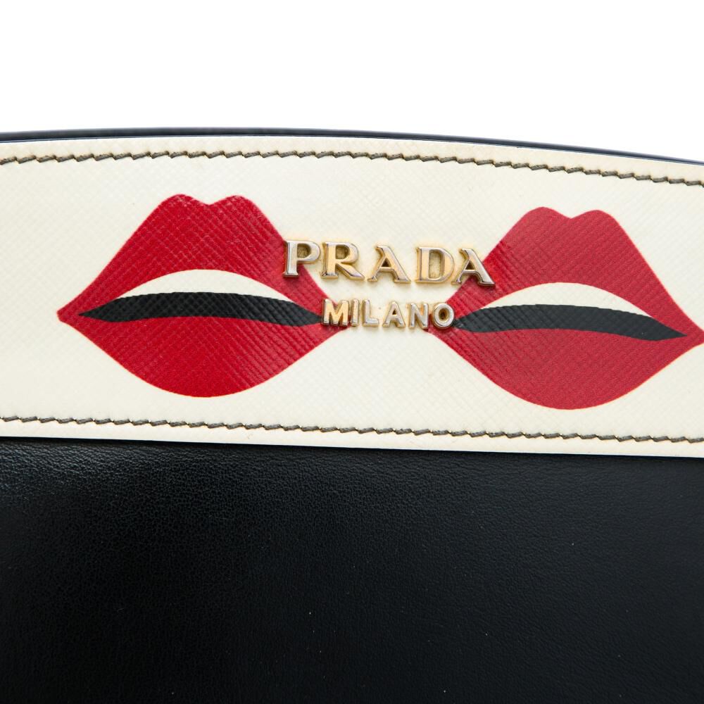Prada Esplanade