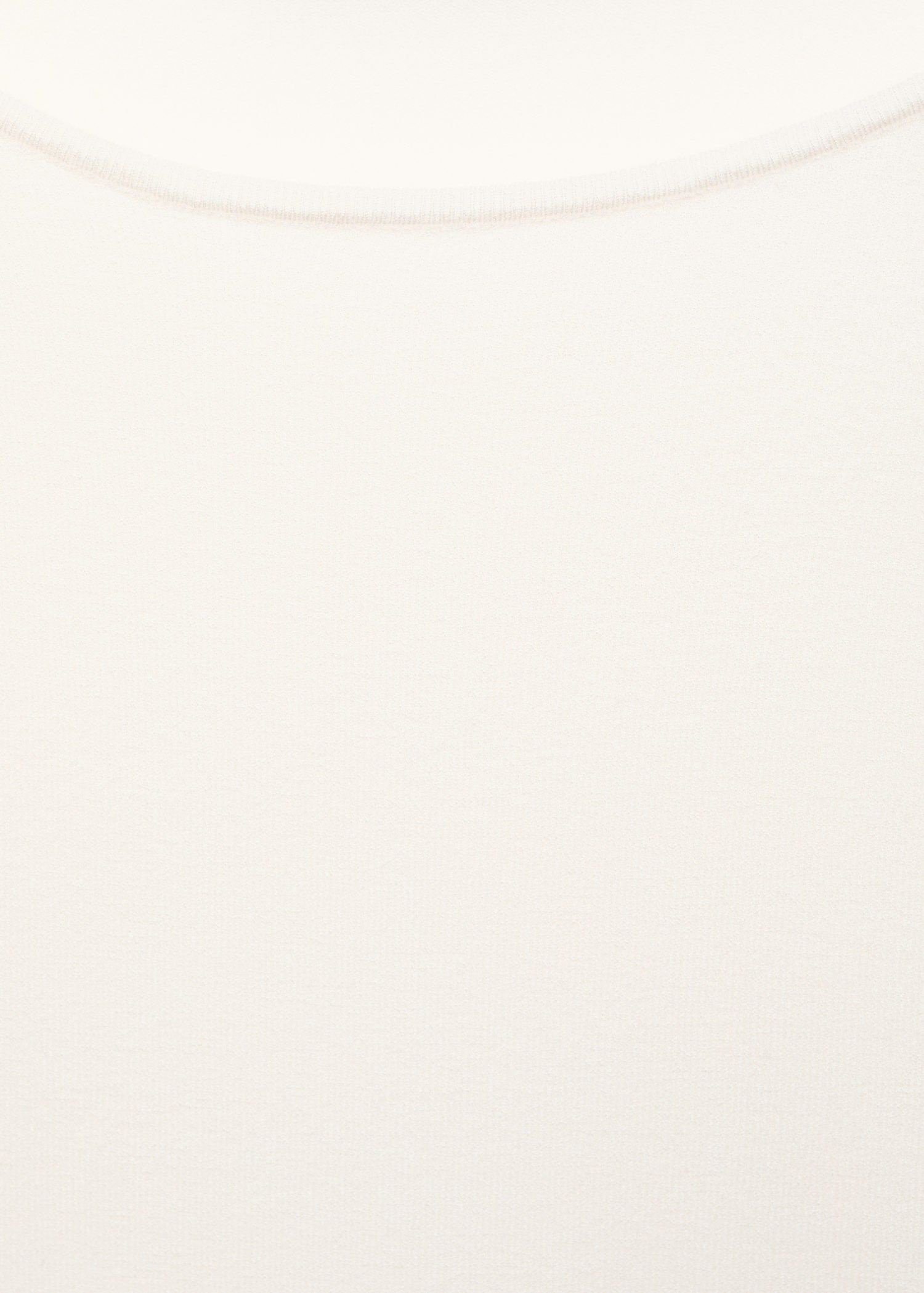 Long-sleeved fine-knit sweater