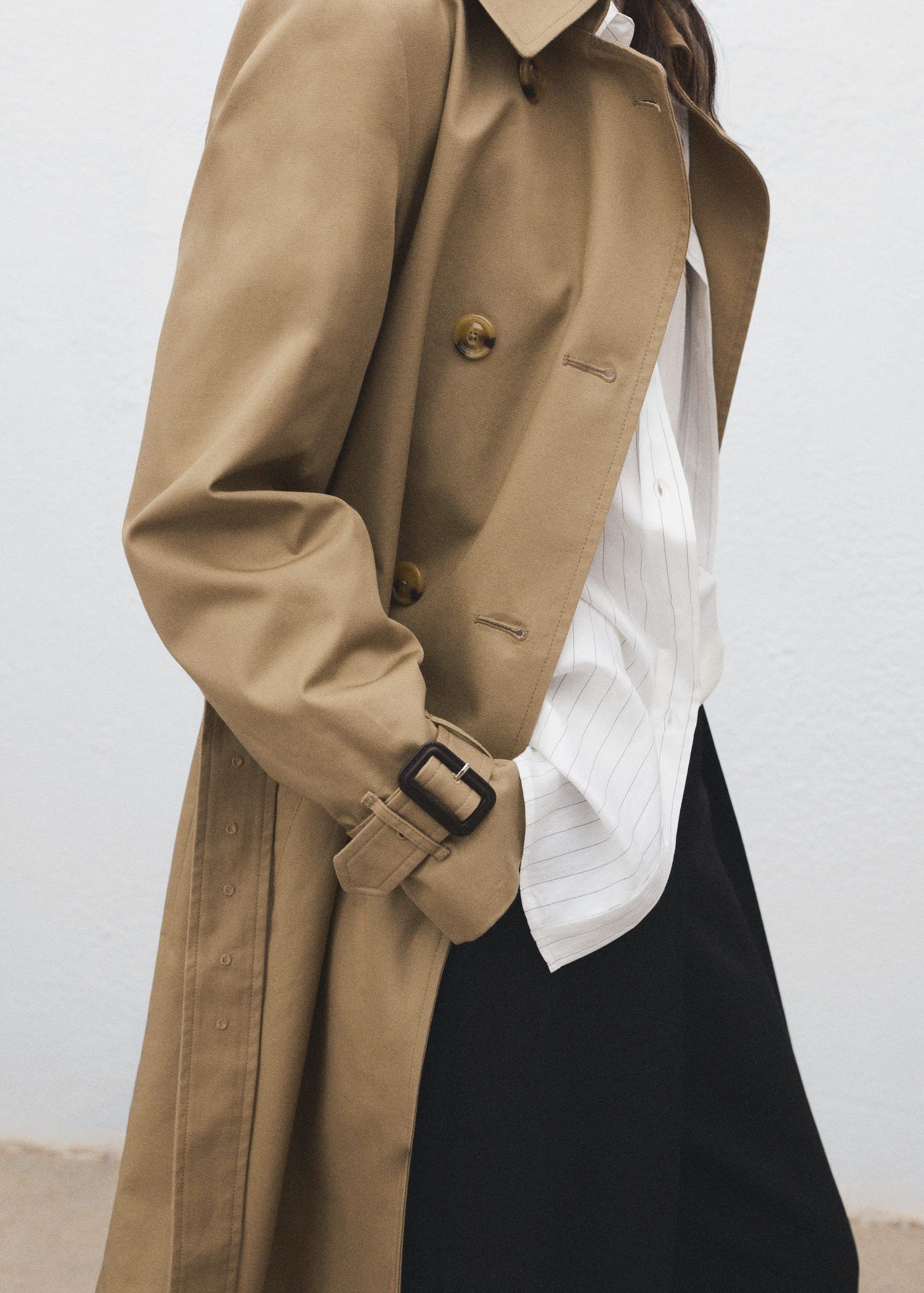 TRENCH COAT. -- POLANA