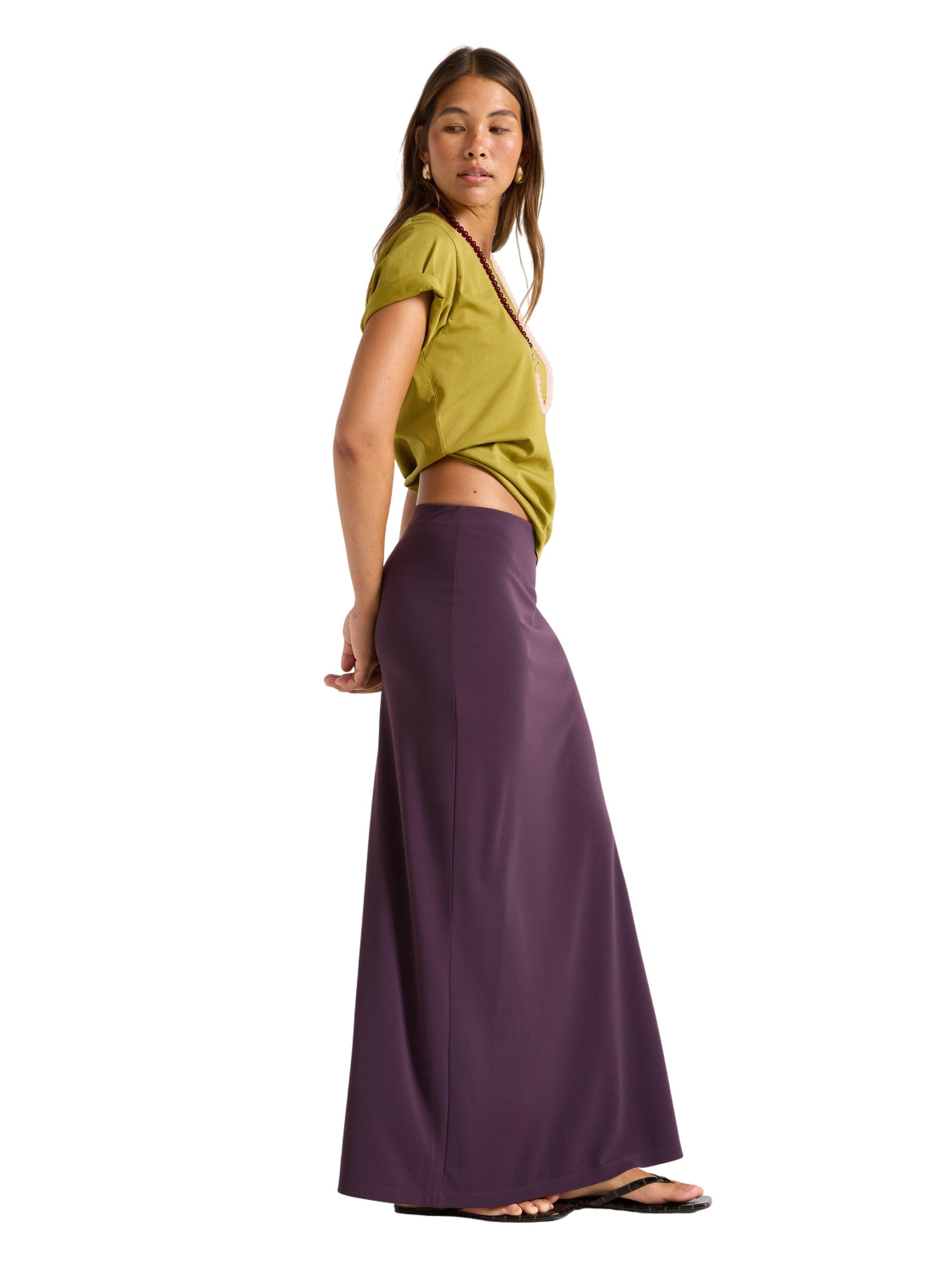 Maxi skirt with a flowing silhouett
