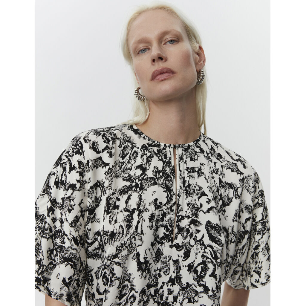 Hazel - Contrast Elements RD