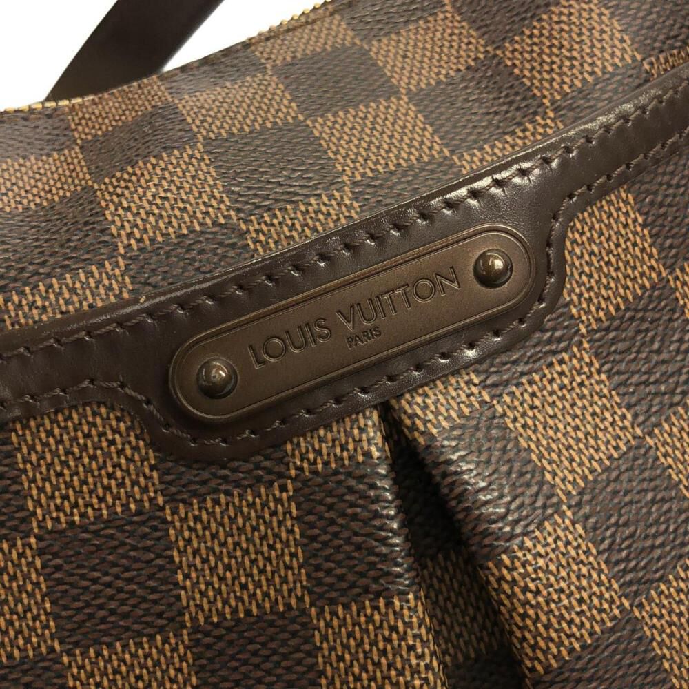 Louis Vuitton Shoulder Bags