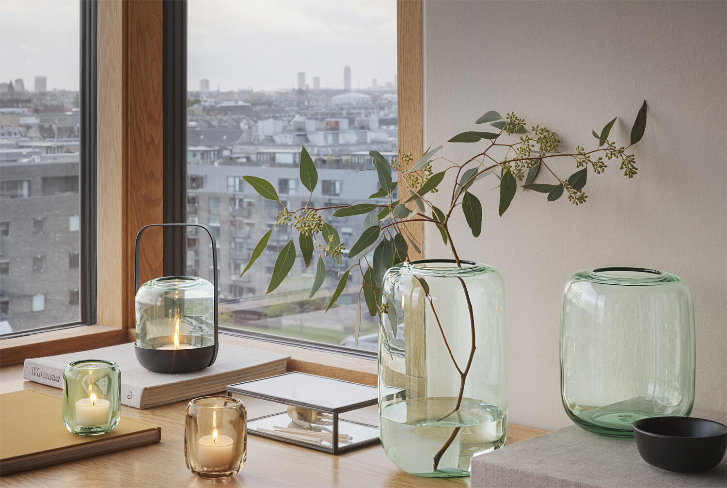 Acorn vase H22 Mint green