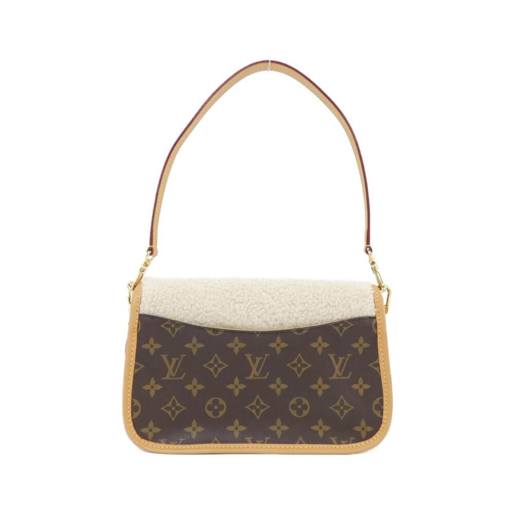 Louis Vuitton Shoulder Bags