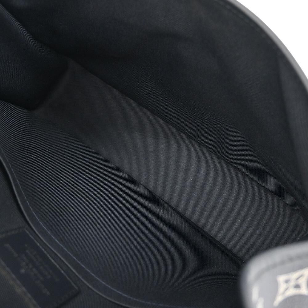 Louis Vuitton Messenger