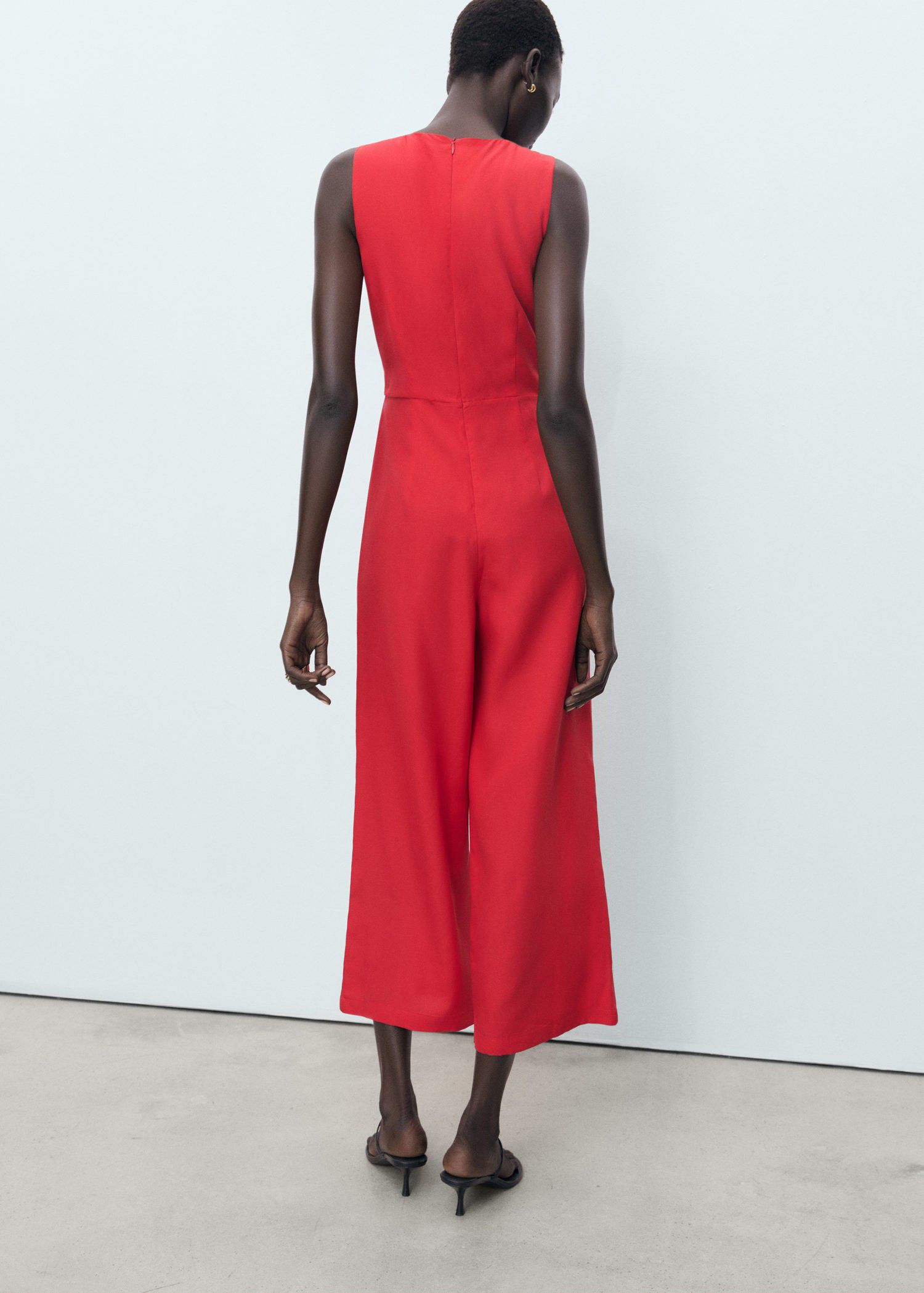 Lyocell jumpsuit cut out knot detai