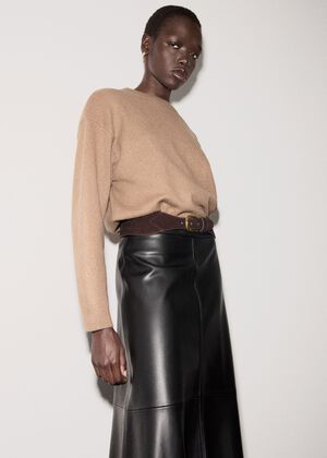 Round-neck knitted sweater