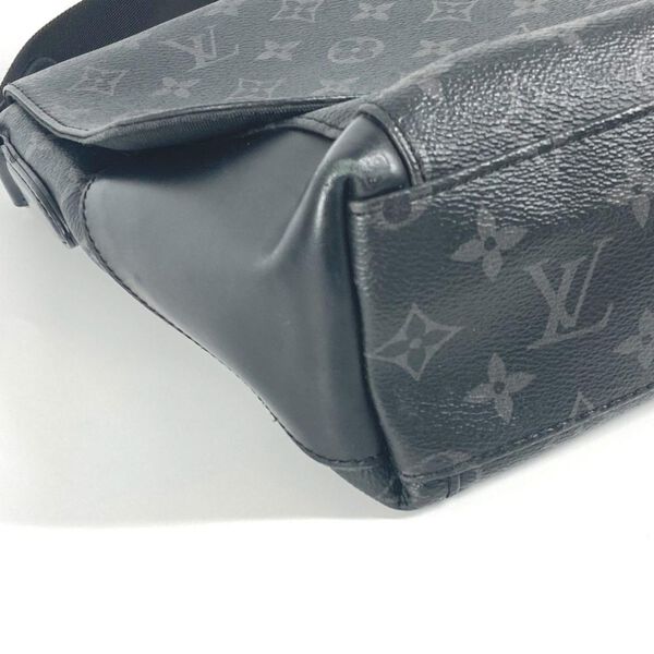 Louis Vuitton Messenger