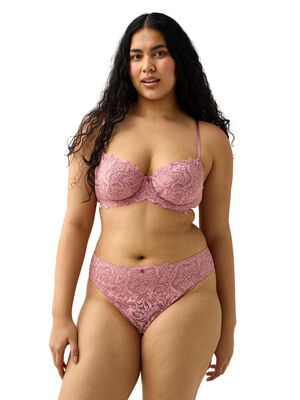 Brazilian briefs in lace with a reg