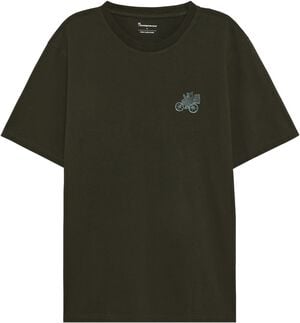 Chest embroidery t-shirt