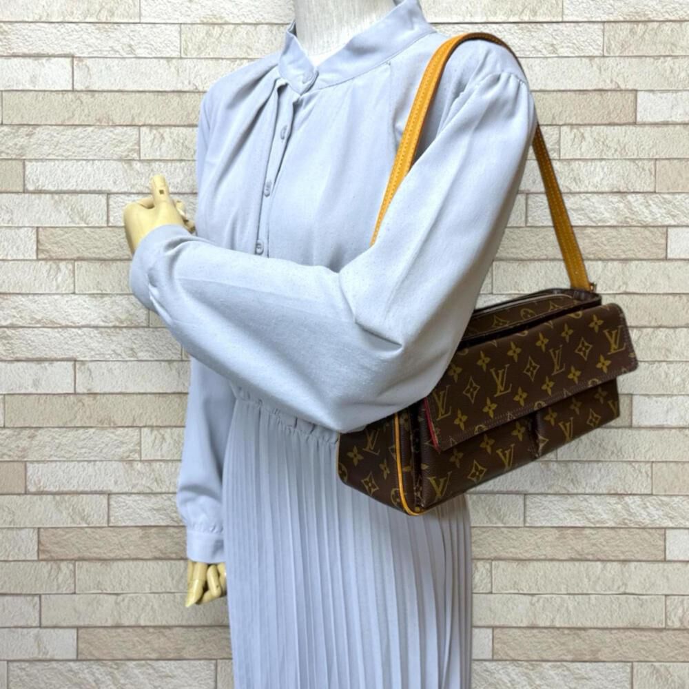 Louis Vuitton Shoulder Bags